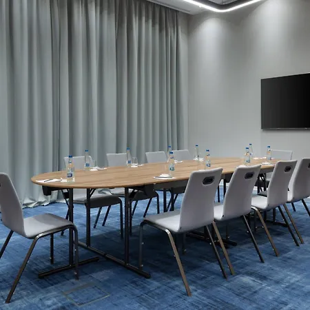 Courtyard By Marriott Floreasca מלון