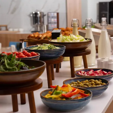 Hotel Courtyard By Marriott Floreasca 4*