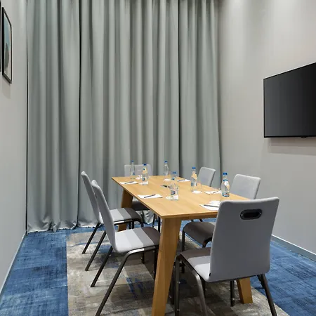Courtyard By Marriott Floreasca Hotel