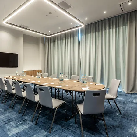 Courtyard By Marriott Floreasca Hotel