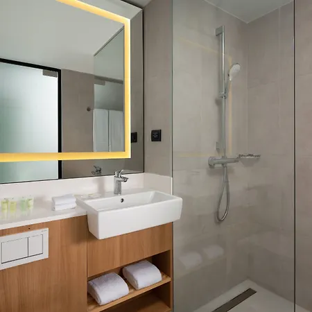 Hotel Courtyard By Marriott Floreasca 4*