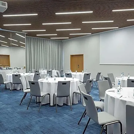 Courtyard By Marriott Floreasca Hotel 4*