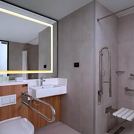 Hotel Courtyard By Marriott Floreasca 4*