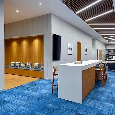 Courtyard By Marriott Floreasca Hotel 4*