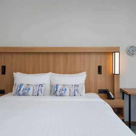 Courtyard By Marriott Floreasca Hotel
