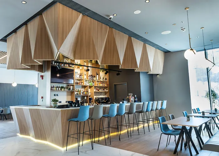 Отель Courtyard By Marriott Floreasca 4*