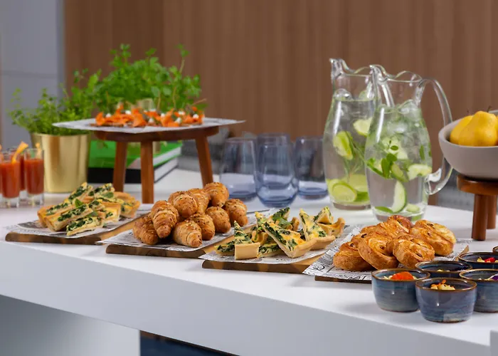 Courtyard By Marriott Floreasca Готель 4*